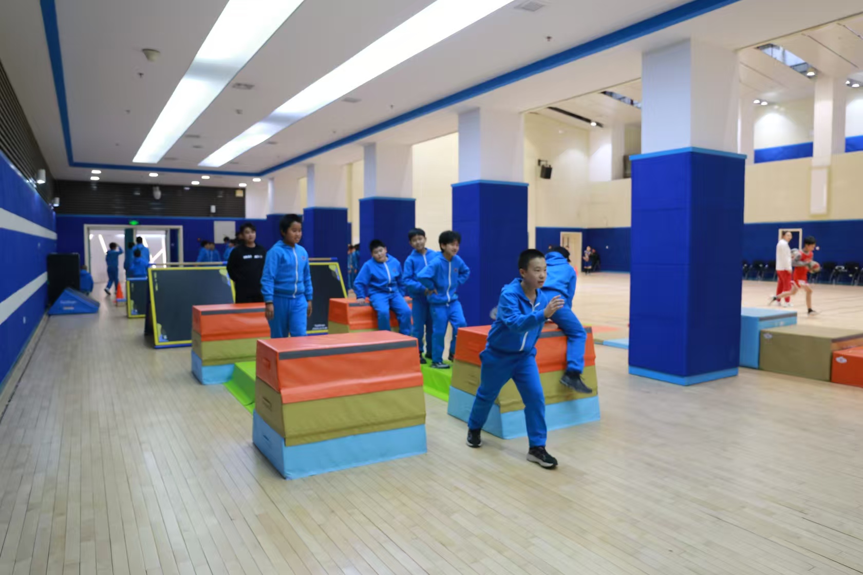 中国·金沙(js69认证)体育跑酷器材进京“炫秀”